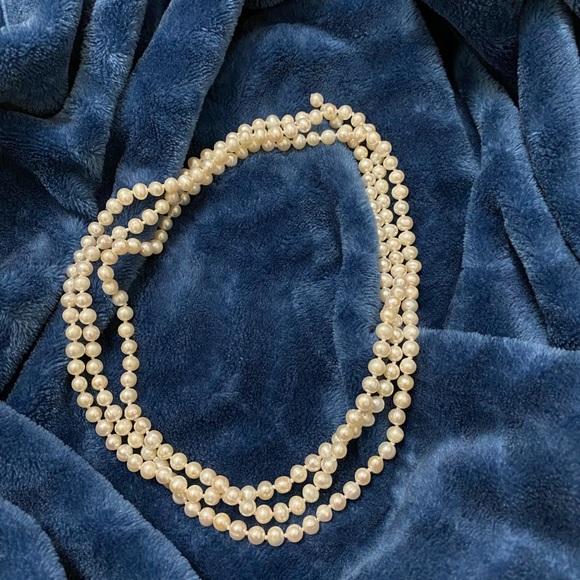 Natural Freshwater Pearl necklace - Picture 2 of 3